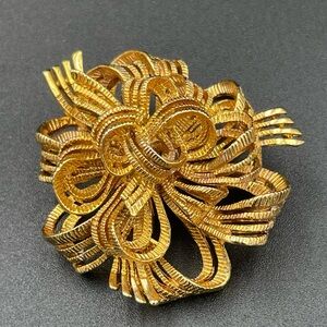 MJENT Gold Tone Ribbon Flower Brooch Pin
